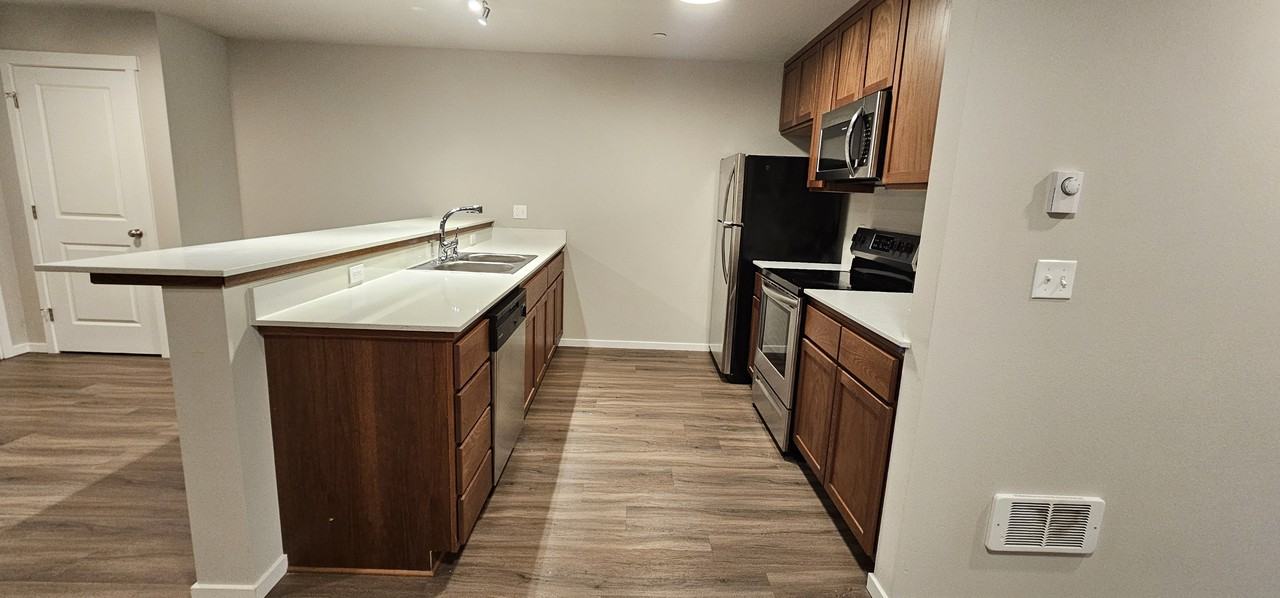 A15713-B202 - Photo 7 of 20