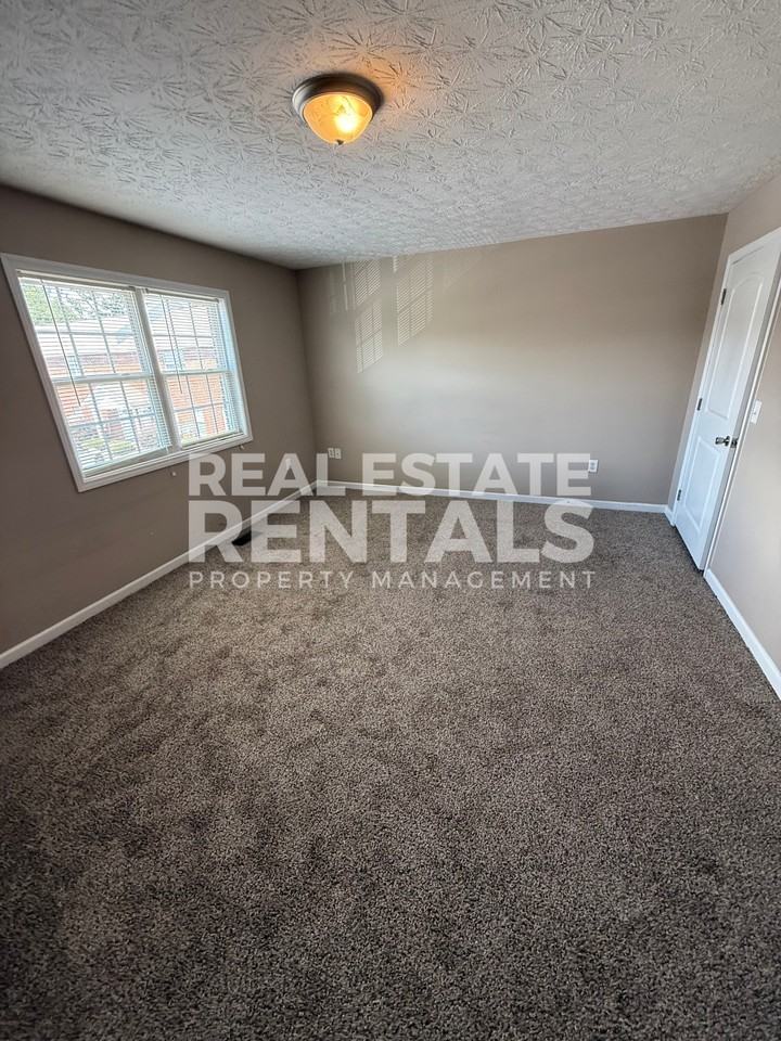 RIVERGATE - Photo 5 of 16