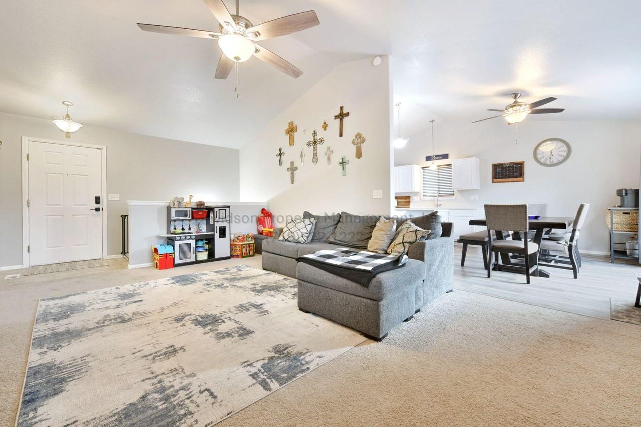 7452 Wind Haven Trl - Photo 3 of 13