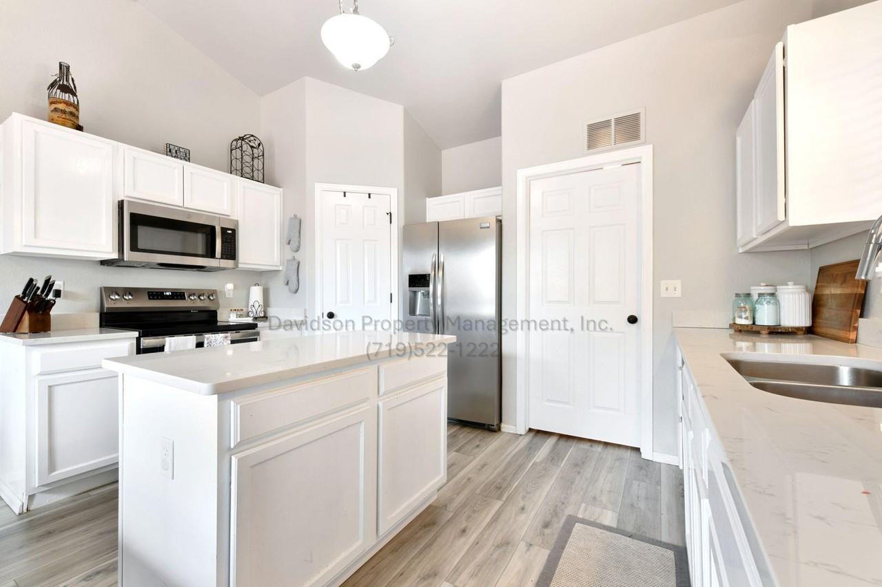 7452 Wind Haven Trl - Photo 5 of 13