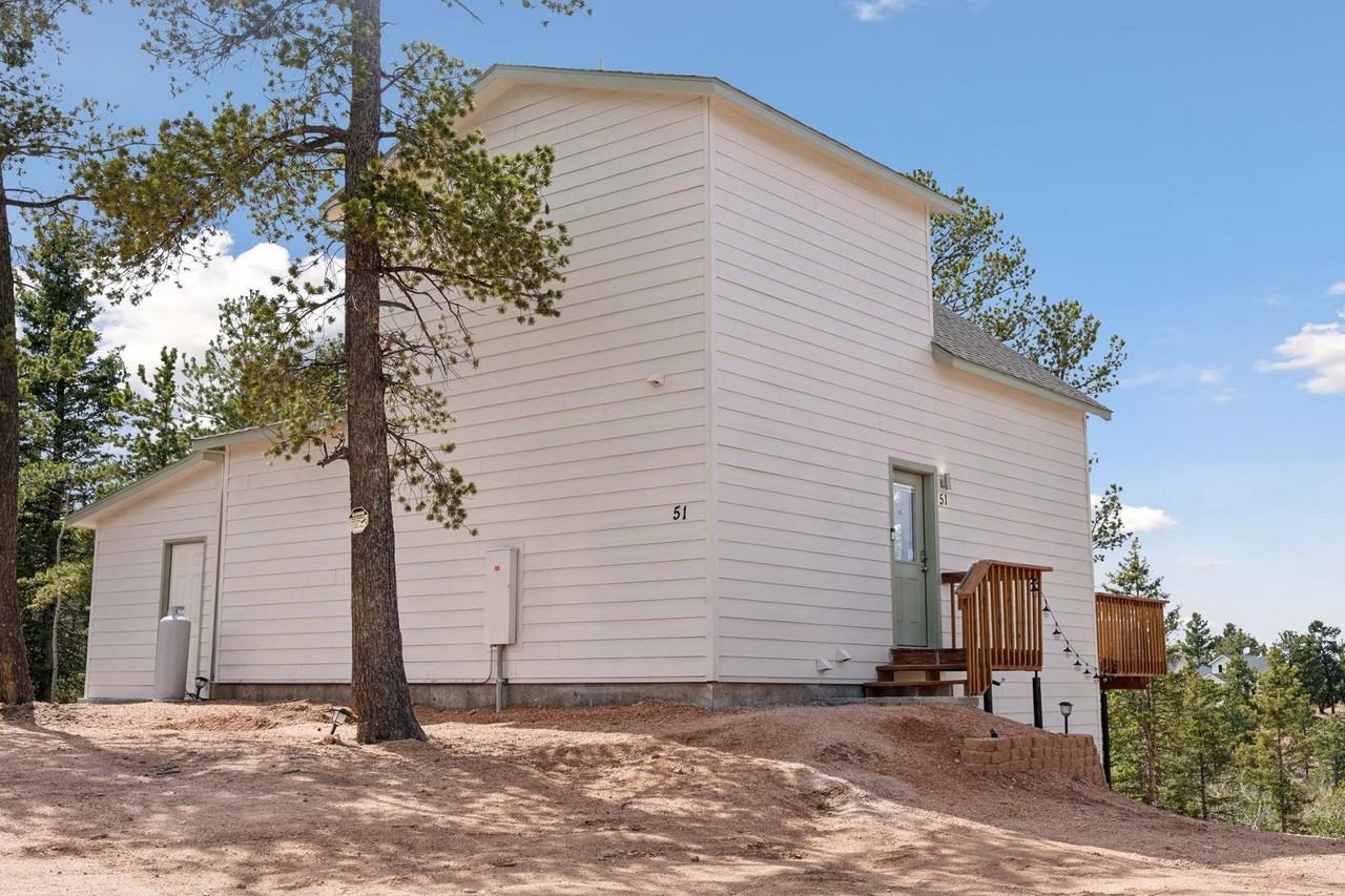 51 Dakota Ln - Photo 4 of 47