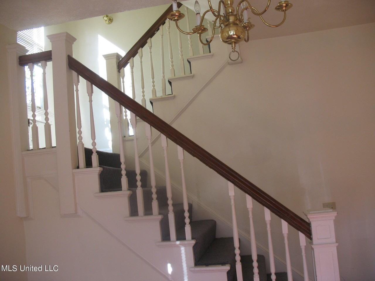 910 Morningside St - Photo 3 of 18