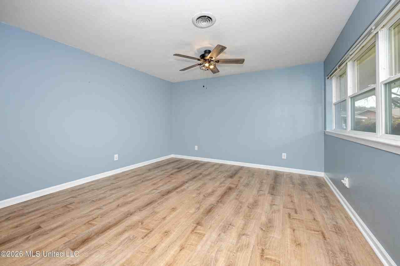 6217 Browning Dr - Photo 2 of 27