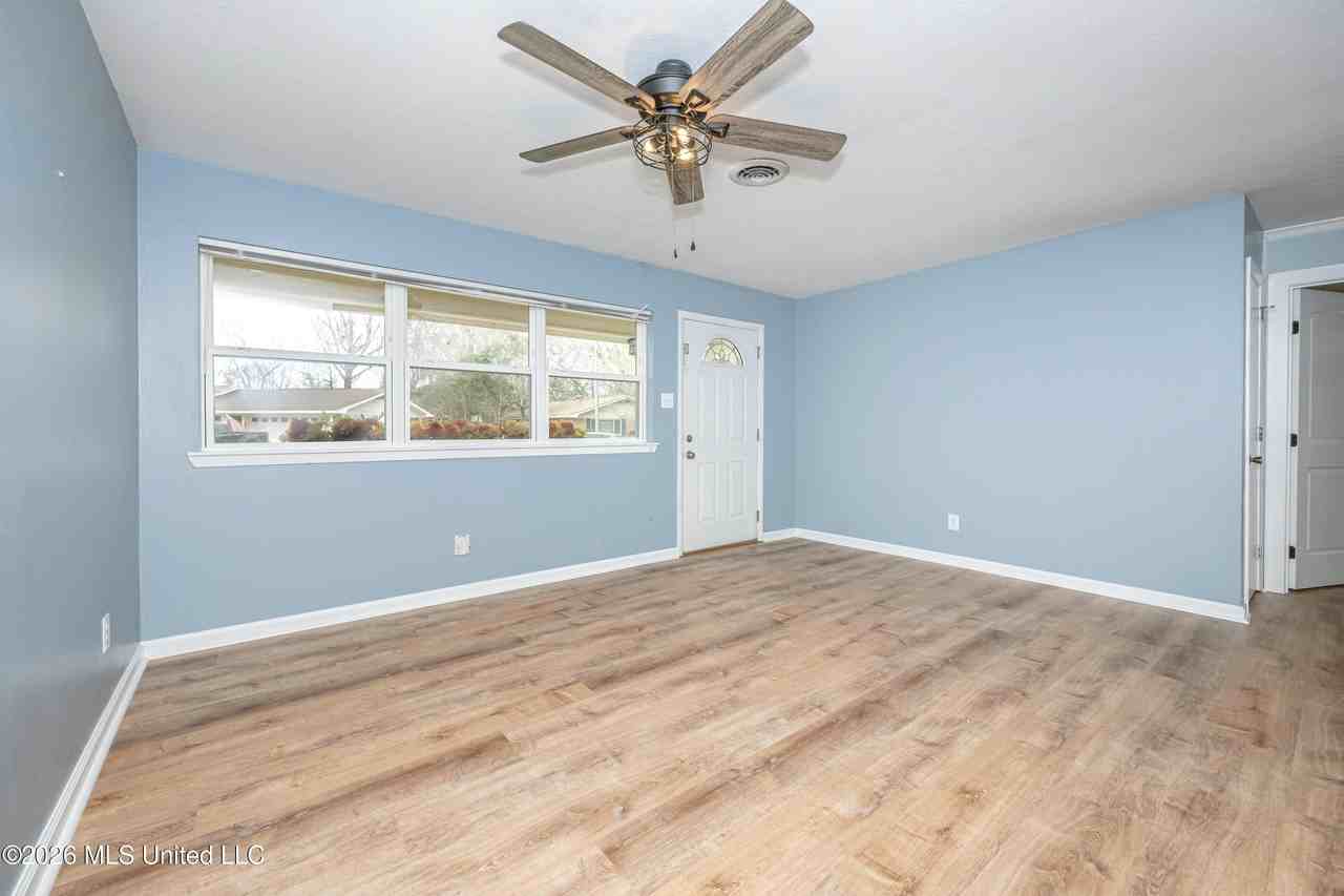 6217 Browning Dr - Photo 3 of 27