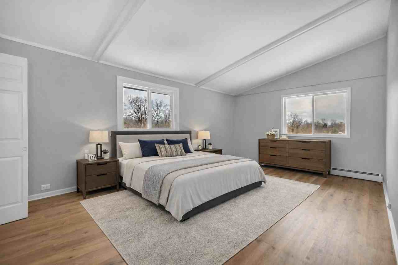 831 Opal Dr - Photo 3 of 36