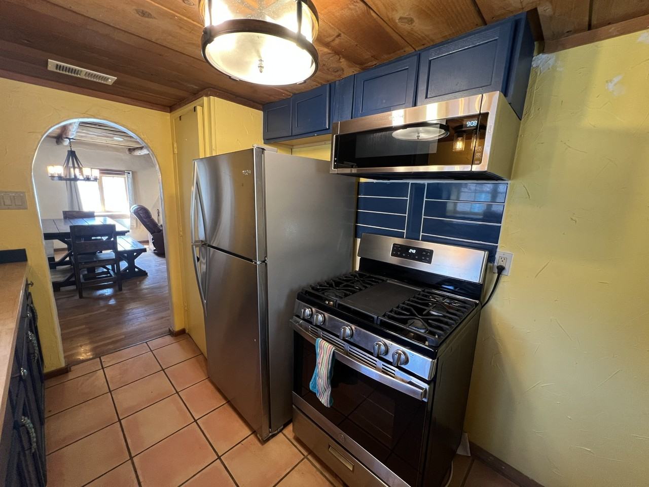 1208 Sudderth Drive - Photo 7 of 15