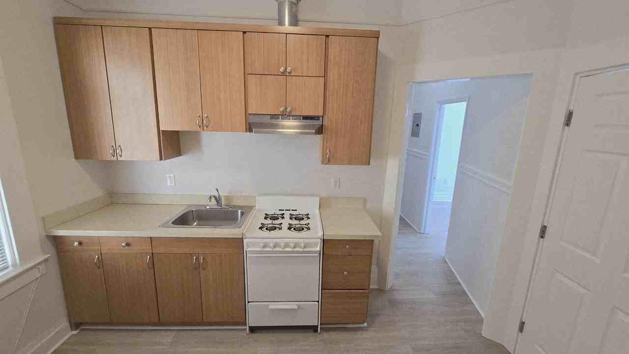 2735 Mission St #18 - Photo 2 of 11