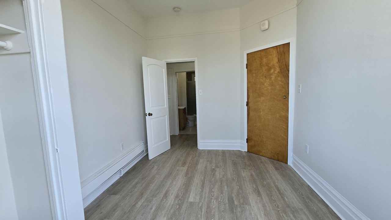 2735 Mission St #18 - Photo 5 of 11