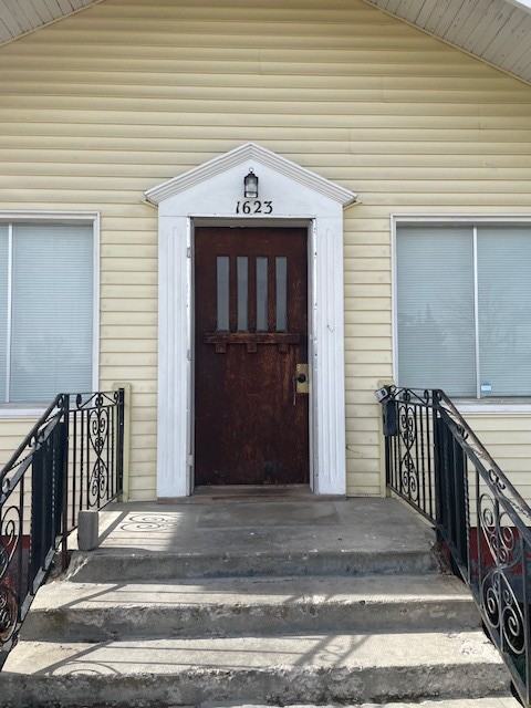 1623 4th St S - Photo 3 of 6