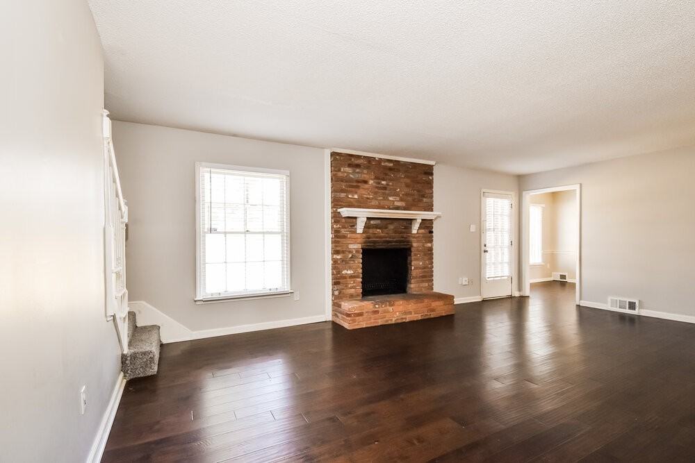 1790 Malabar Dr - Photo 4 of 17