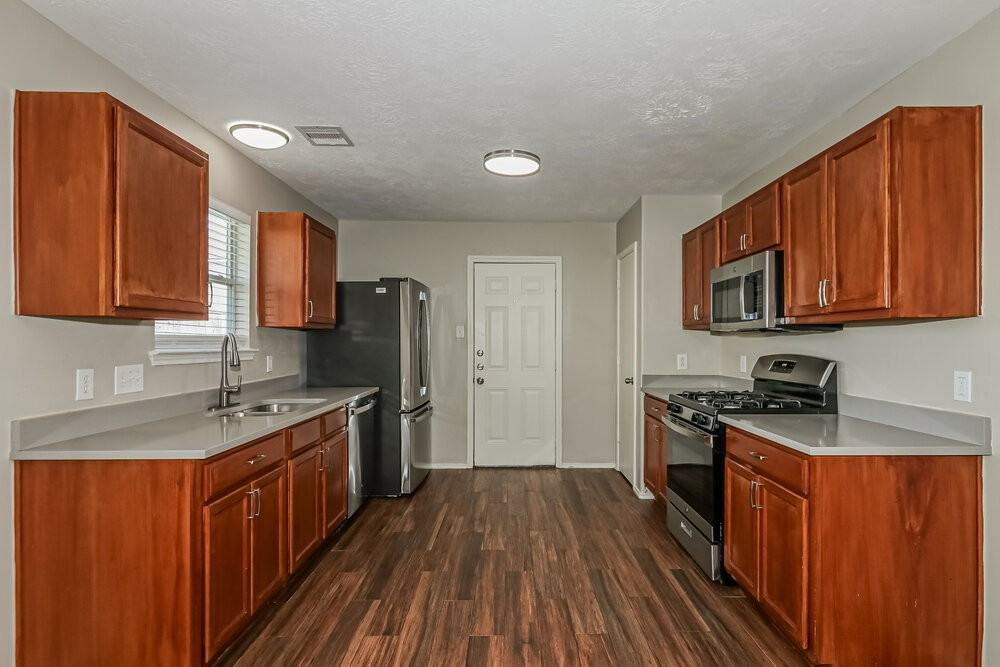 4435 Plumeria Ave - Photo 7 of 16