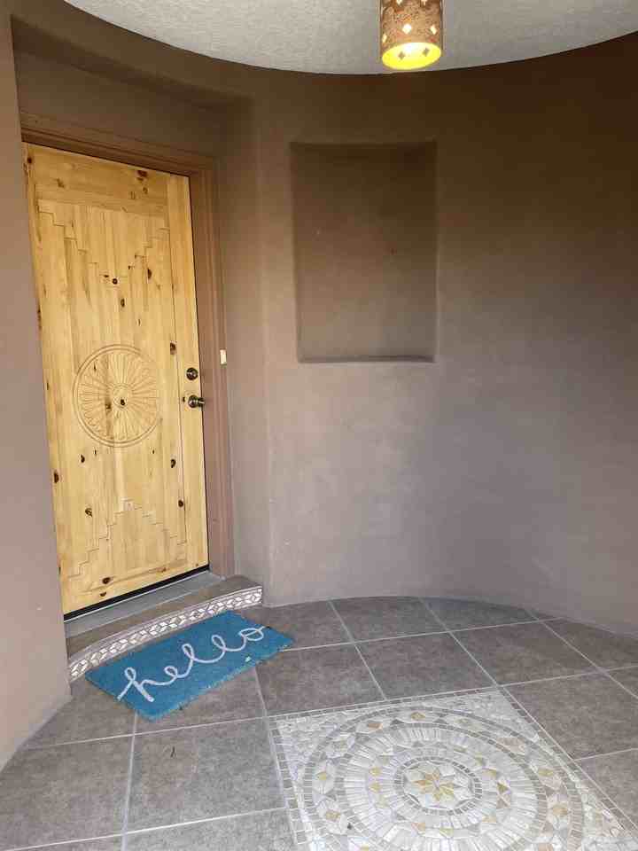 7304 Via Contenta Ne #1 - Photo 3 of 38