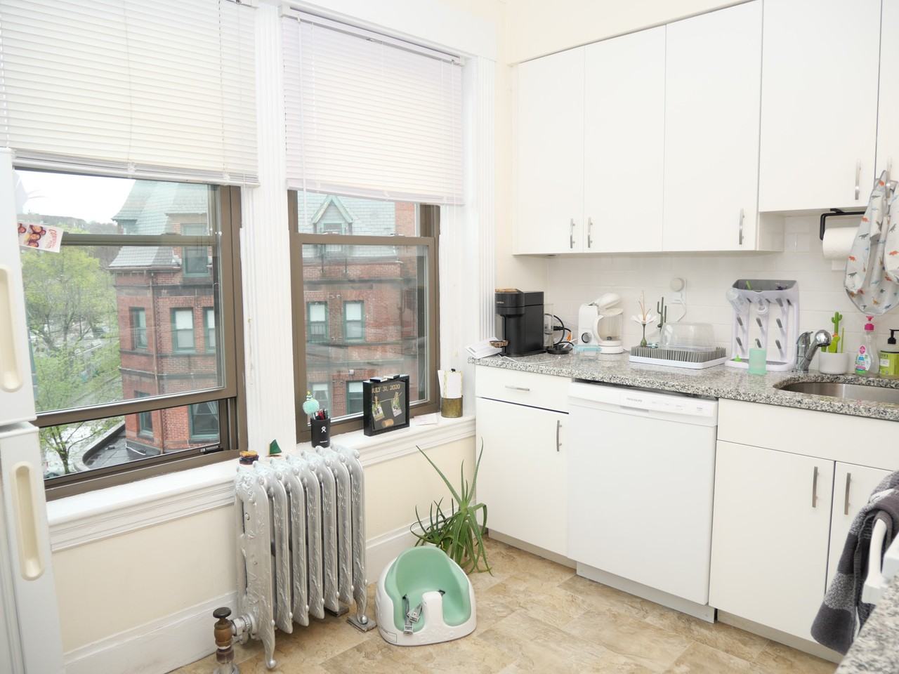 1390 - 11Beacon St #11 - Photo 2 of 11