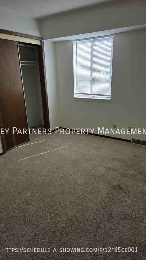 8106 Yecker Ave - Photo 7 of 12