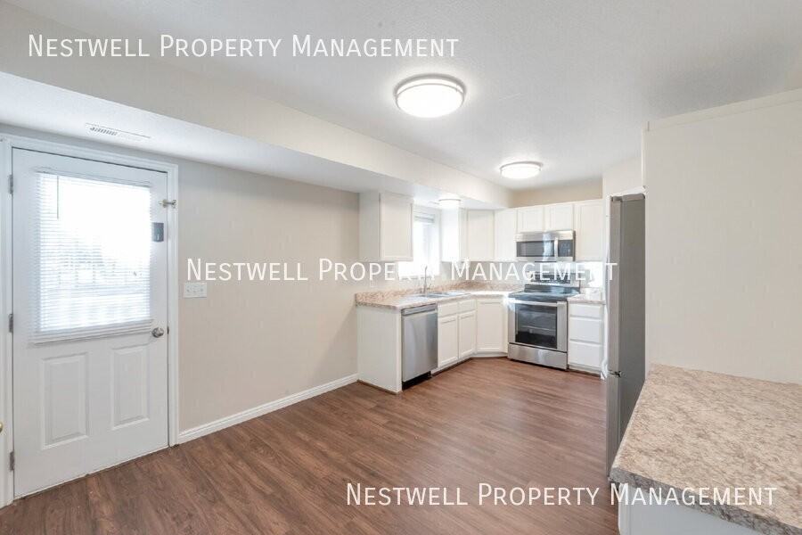 322 S 100 E - Photo 2 of 19