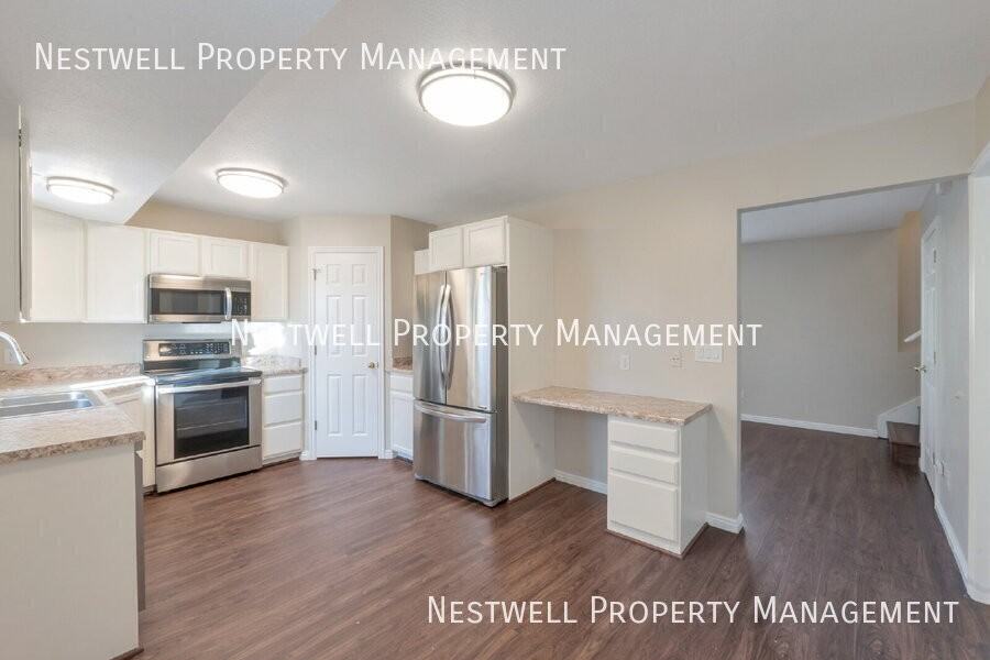 322 S 100 E - Photo 3 of 19