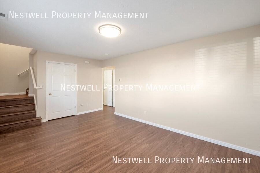 322 S 100 E - Photo 5 of 19