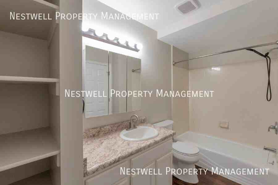 322 S 100 E - Photo 7 of 19