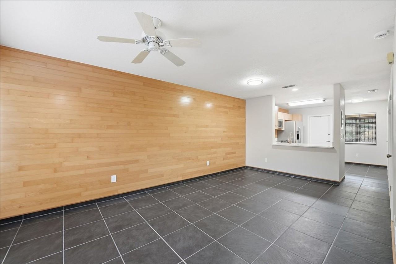 295 Sandlewood Trl - Photo 3 of 17