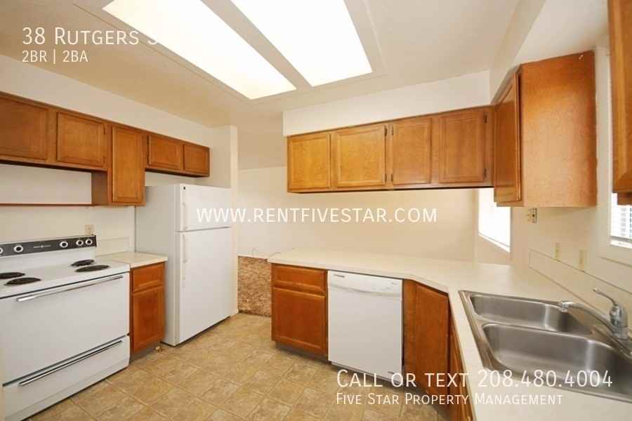 38 Rutgers St - Photo 7 of 14