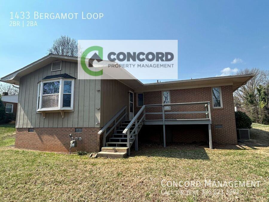 1433 Bergamot Loop - Photo 2 of 17