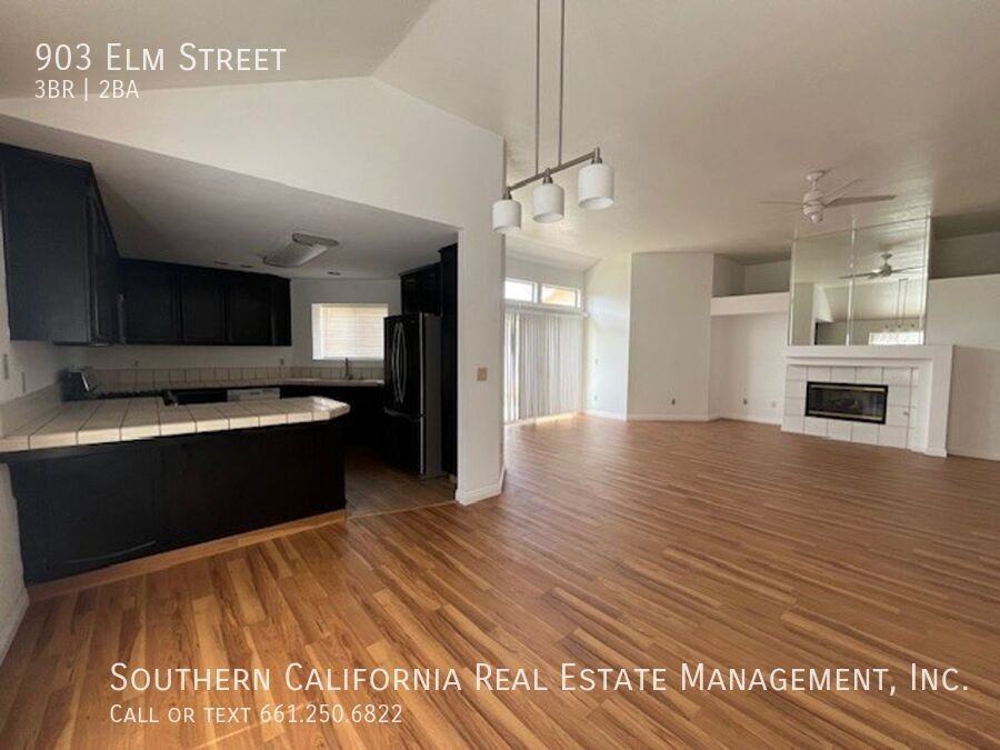 903 Elm St - Photo 5 of 30