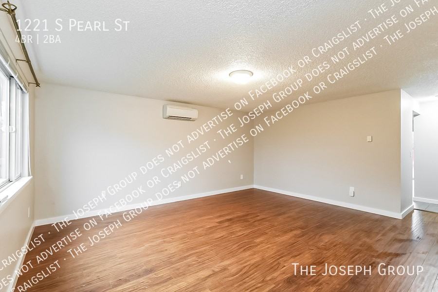 1221 S Pearl St - Photo 2 of 31