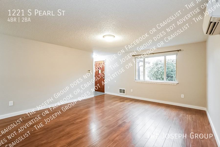1221 S Pearl St - Photo 3 of 31