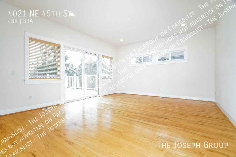 4021 Ne 45th St - Photo 3 of 23