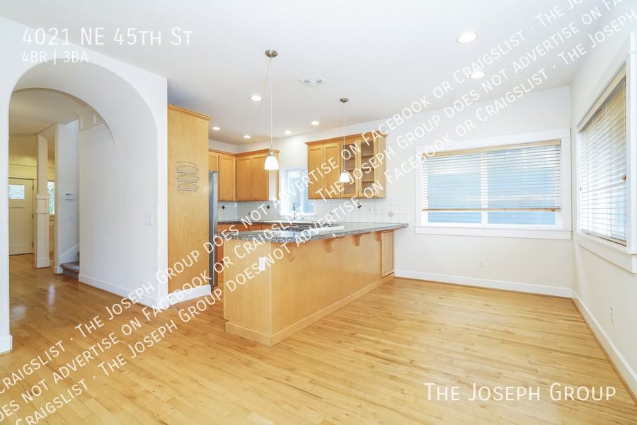 4021 Ne 45th St - Photo 4 of 23