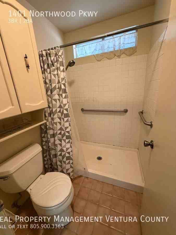 1401 Northwood Pkwy - Photo 3 of 10