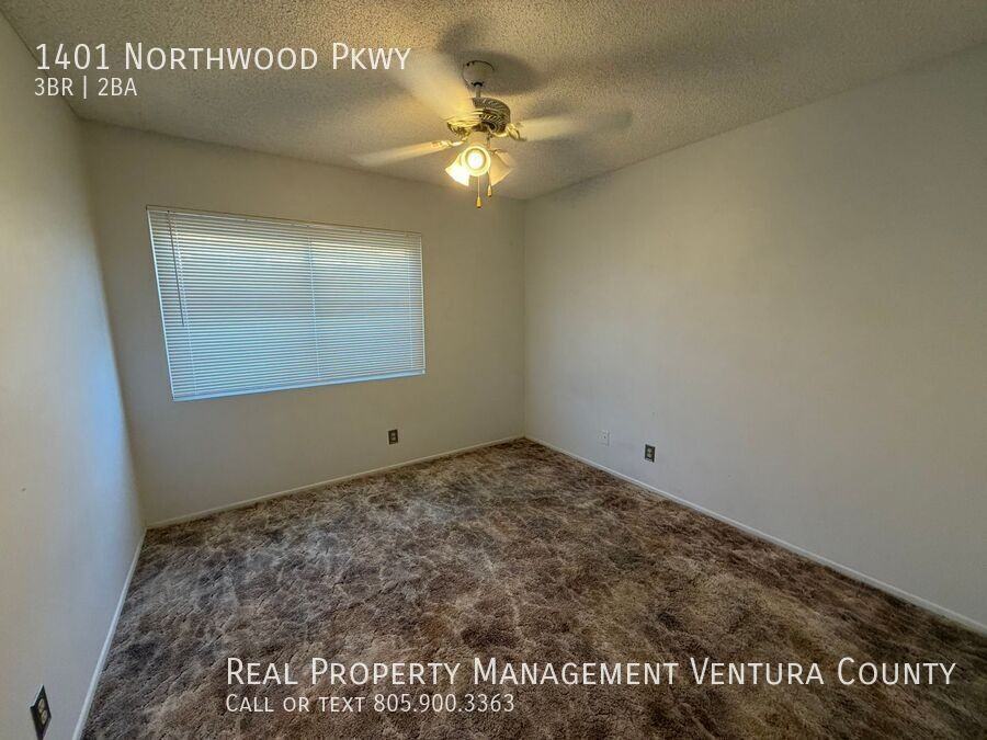 1401 Northwood Pkwy - Photo 4 of 10
