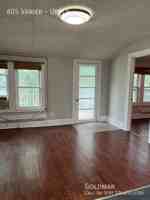 featured image of 605 Vanier St #UPPER