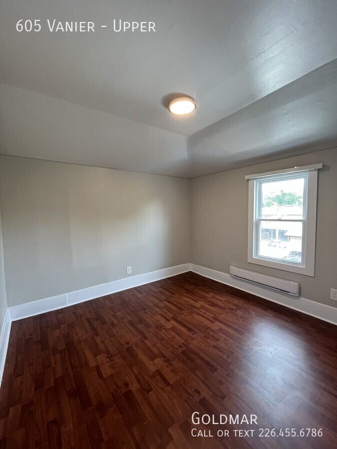 605 Vanier St - Photo 4 of 9