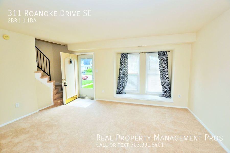 311 Roanoke Dr Se - Photo 2 of 16