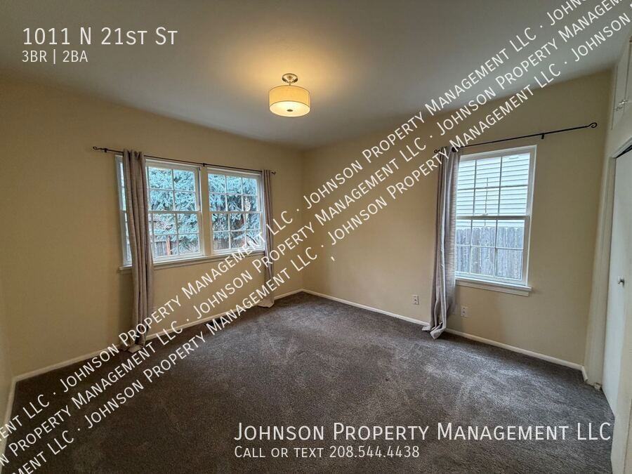 1011 N 21st St - Photo 5 of 14