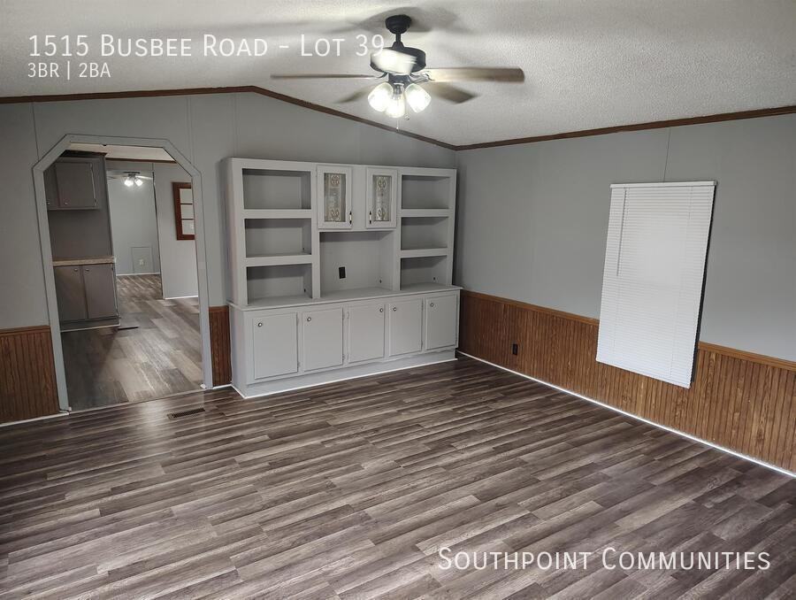 1515 Busbee Rd - Photo 2 of 14