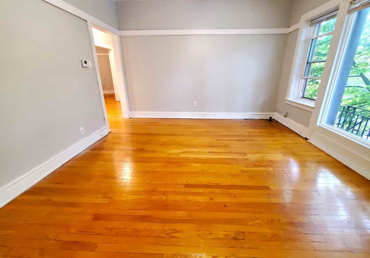 2066 W Hutchinson St #3 - Photo 4 of 17