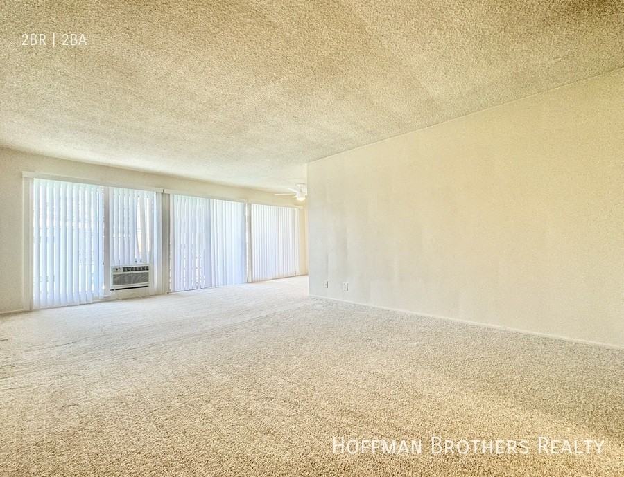 1540 N Laurel Ave #4 - Photo 5 of 8