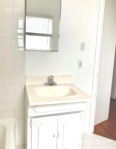 2220 Ocean Park Blvd #D - Photo 5 of 6