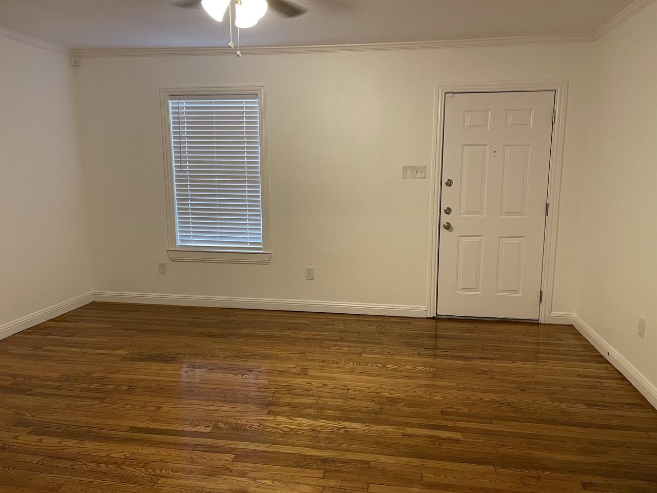 2421 25th St #1 - Photo 4 of 17