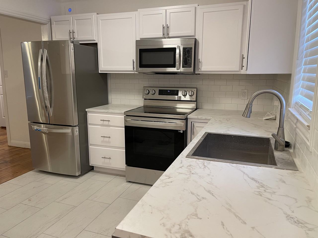 2421 25th St #1 - Photo 5 of 17