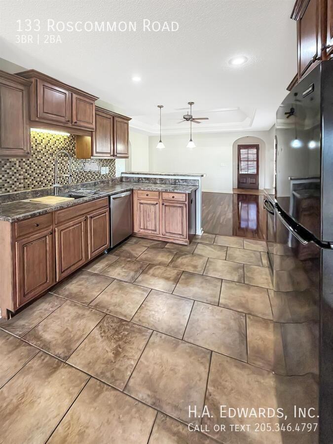 133 Roscommon Rd - Photo 2 of 15