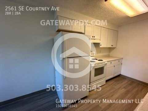 2561 Se Courtney Ave - Photo 3 of 20