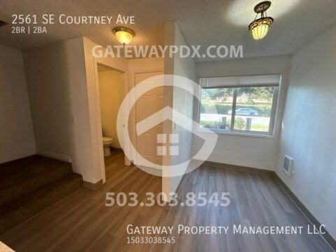 2561 Se Courtney Ave - Photo 5 of 20