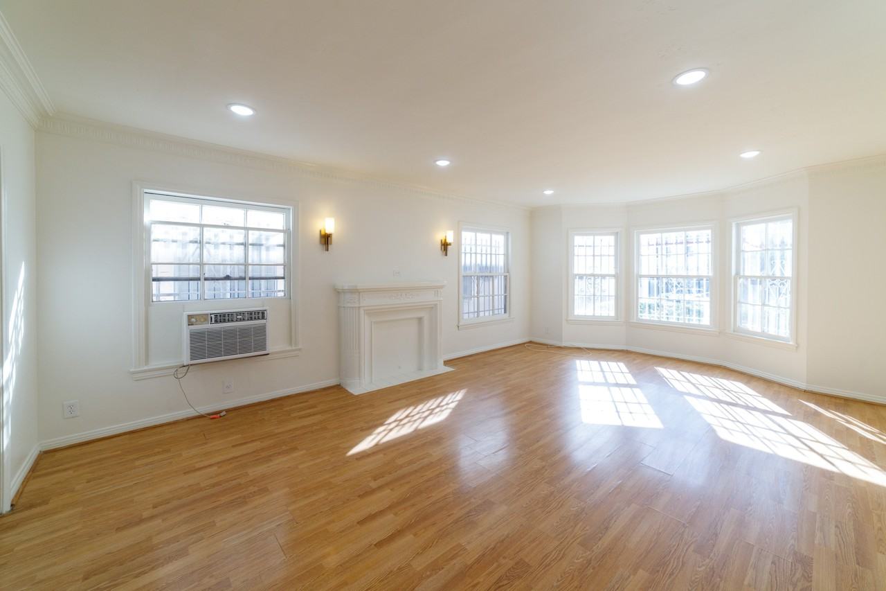 452 S New Hampshire Ave #1 - Photo 3 of 23