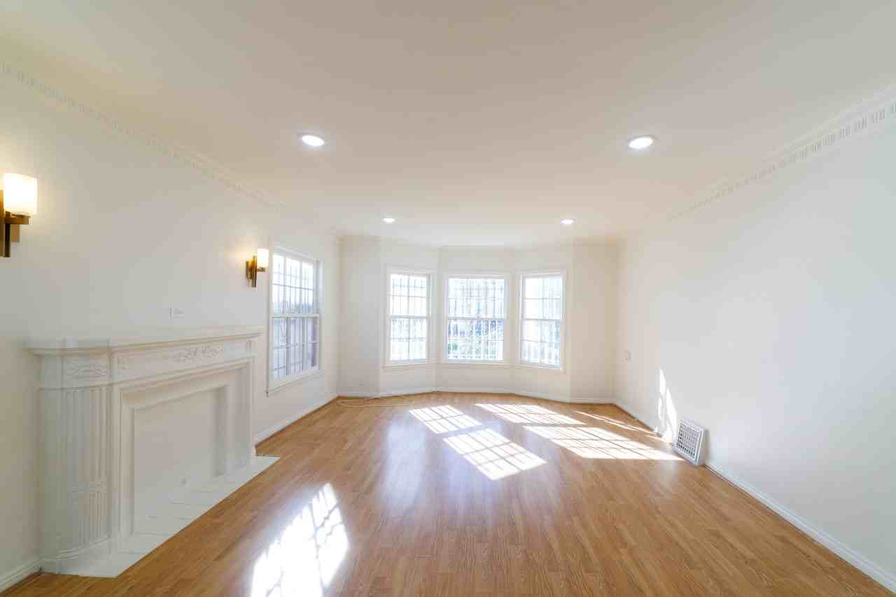 452 S New Hampshire Ave #1 - Photo 4 of 23