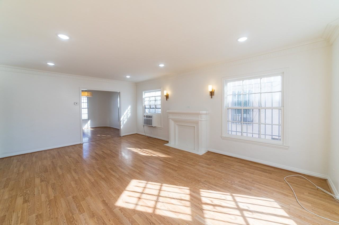 452 S New Hampshire Ave #1 - Photo 5 of 23