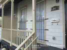 featured image of 1307 W Clay St