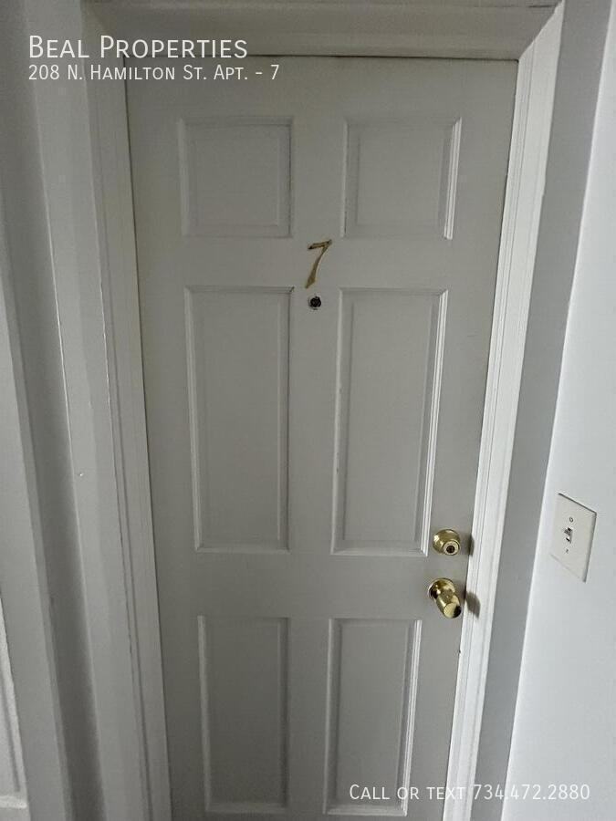 208 N Hamilton St #7 - Photo 3 of 7